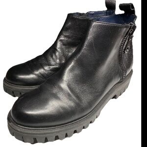 POLLINI Women’s Black Soft Italian Leather Lug Sole Ankle Boots Sz 8.5